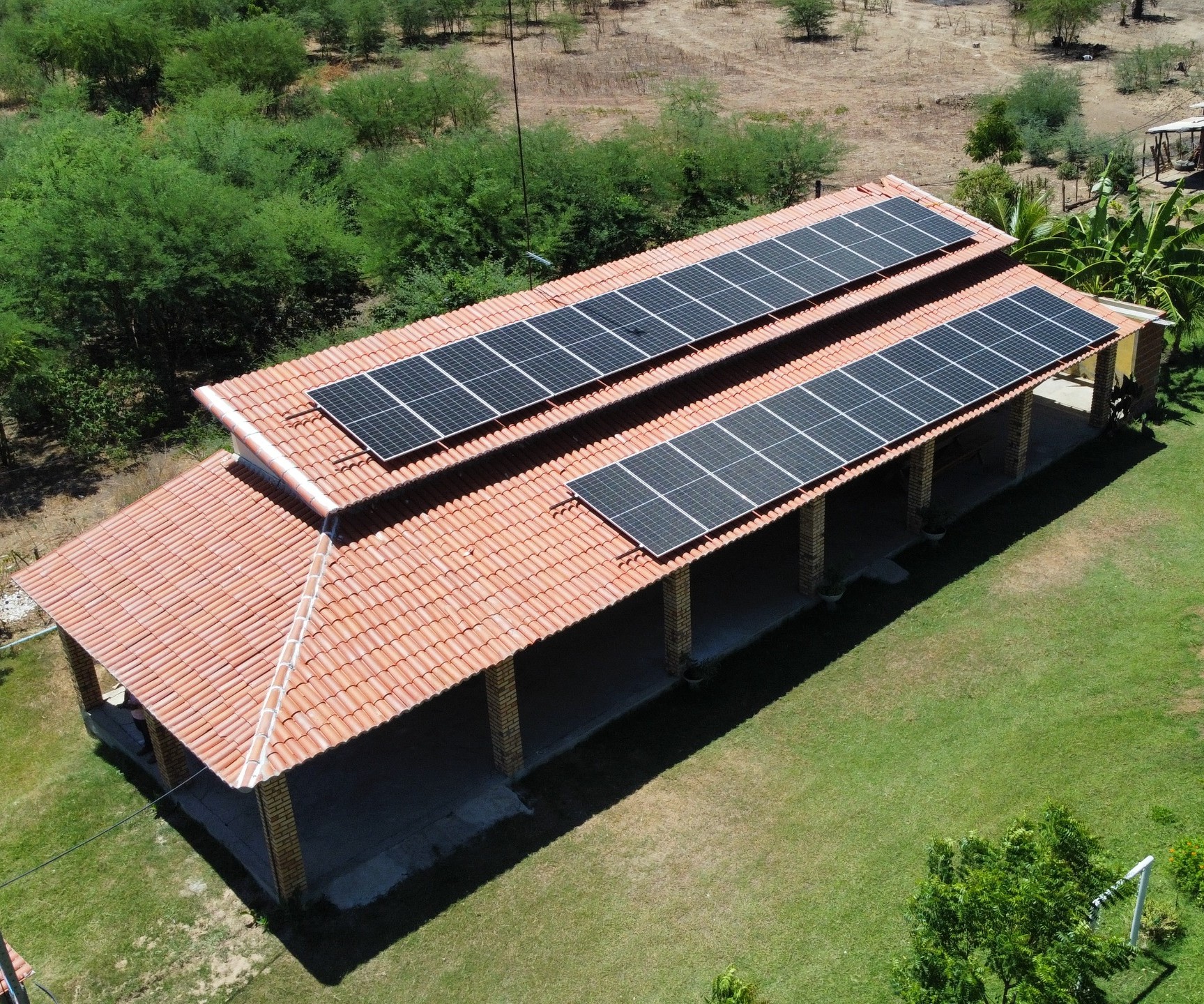 Sistema fotovoltaico residencial do projeto Dodoca, em Mossoró/RN