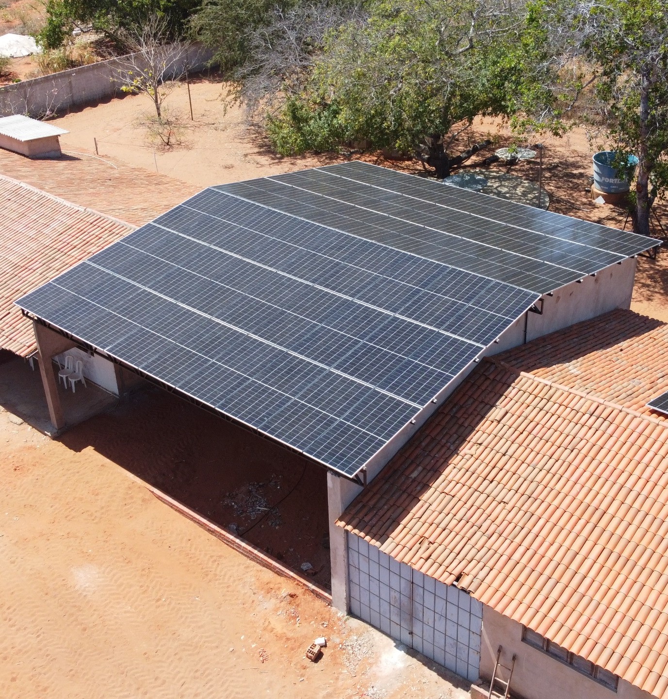 Sistema fotovoltaico rural do projeto Marcos Castanha, em Serra do Mel/RN